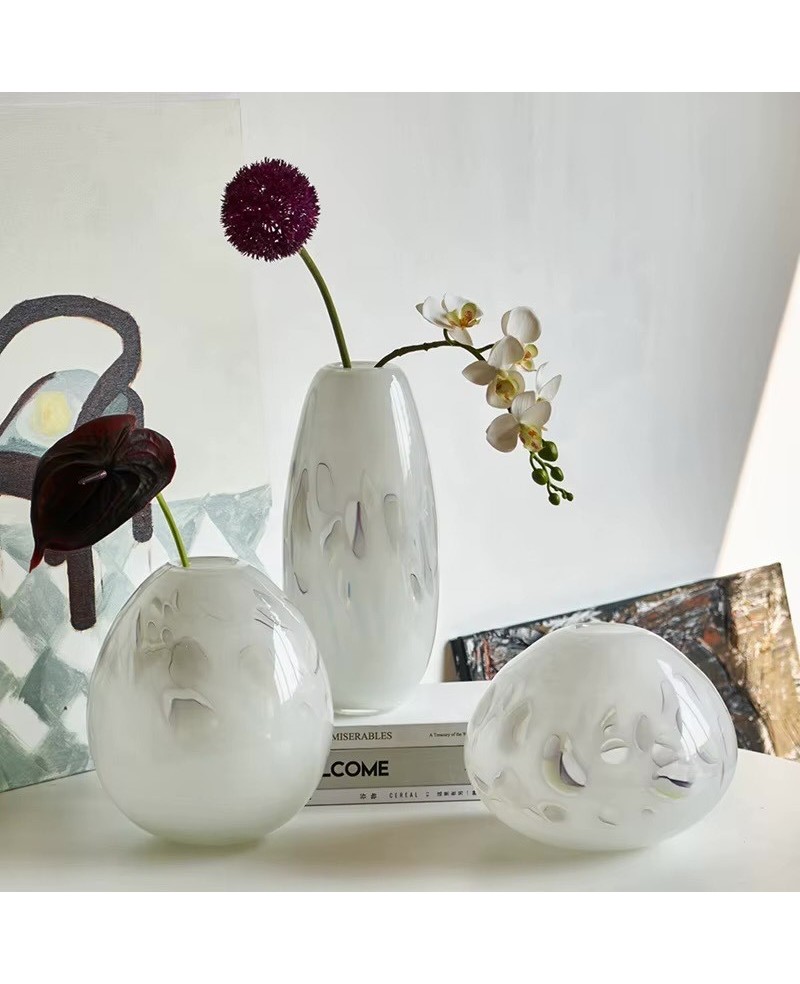Vase en Verre Soufflé Blanc - MM