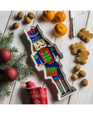  COUPE EN FORME DE BONHOMME NUTCRACKER